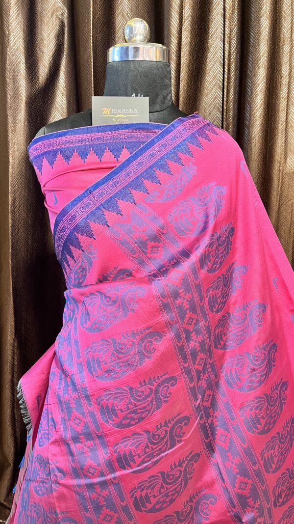 Banarasi Silk Saree with Thread Work - Image 3
